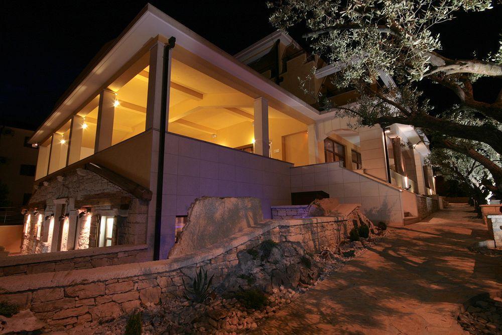 Vilola Bed and Breakfast Zambratija  Buitenkant foto