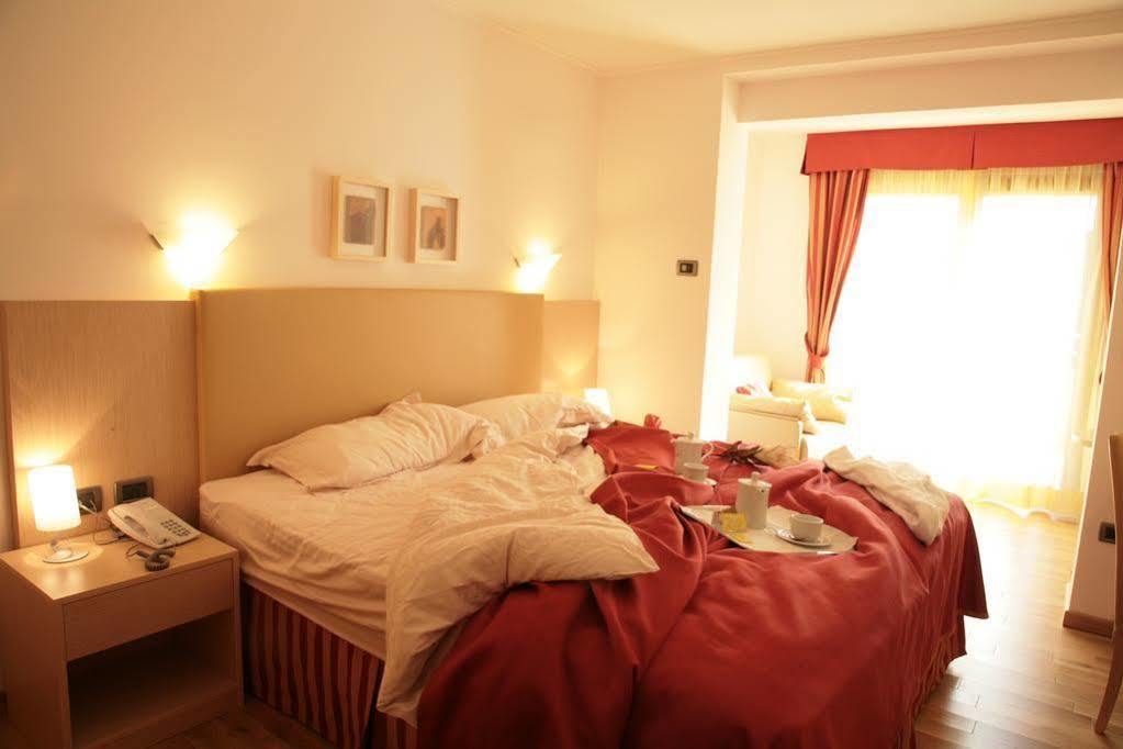 Vilola Bed and Breakfast Zambratija  Buitenkant foto