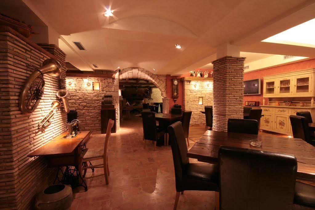 Vilola Bed and Breakfast Zambratija  Buitenkant foto